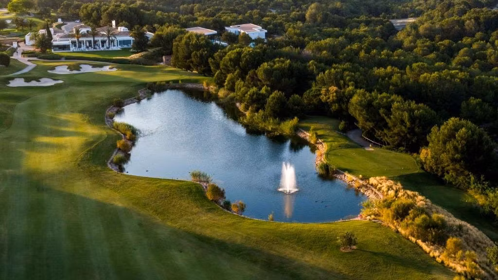 Las Colinas Golf & Country Club