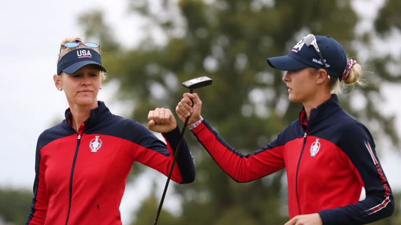 Fistbumps ohne Ende an Tag 1 d...