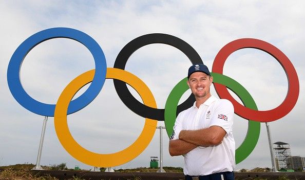 Stolze Botschafter der fünf Ri...