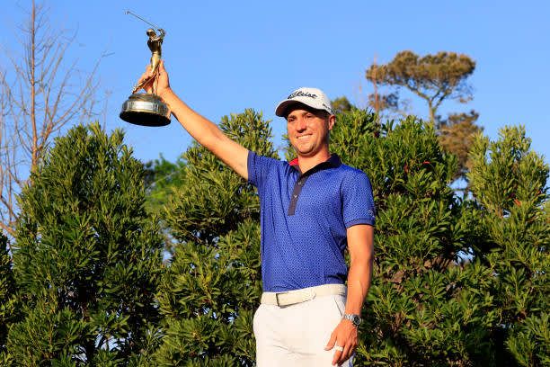 Justin Thomas gewinnt die PLAY...