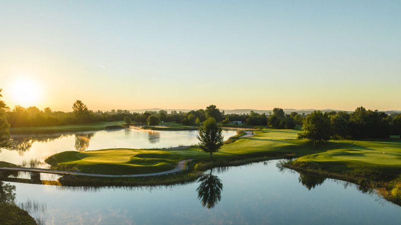 Diamond Country Club: Golfen u...