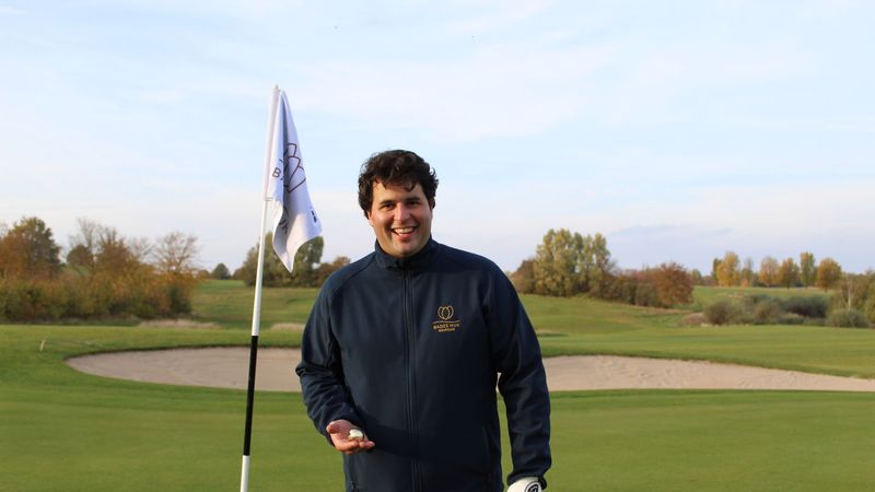 Erstes Turnier über 18 Loch in...