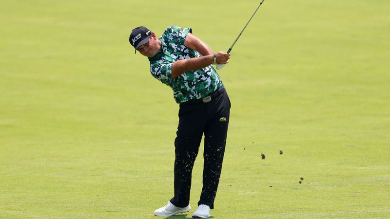 Patrick Reed schreibt mit Alba...