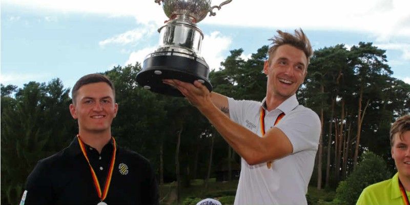 Max Oelfke gewinnt IAM-Titel n...