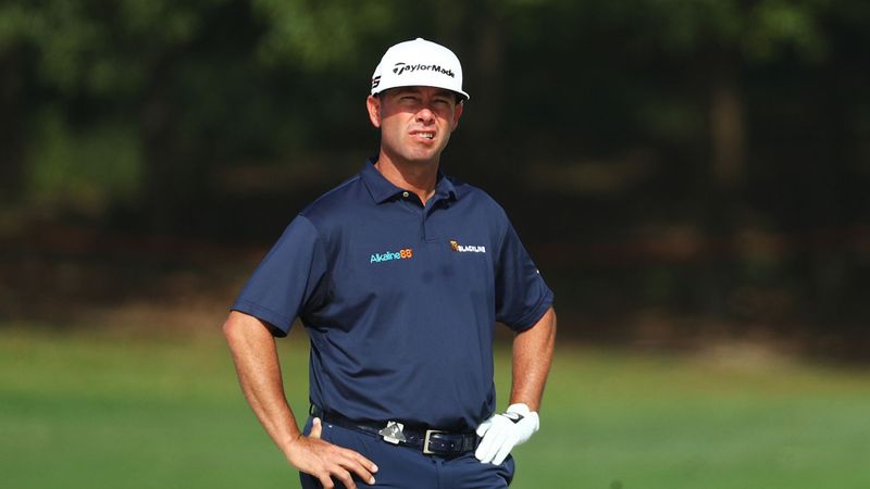 Equipment-Deal: Chez Reavie un...
