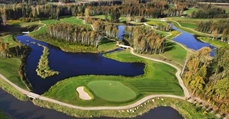Golfen in Litauen: Wasser, Wäl...