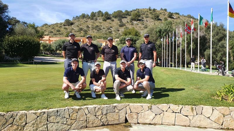 Manöver auf dem Golfplatz - Di...