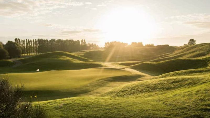 Auf diesem Golfplatz wird Golf...